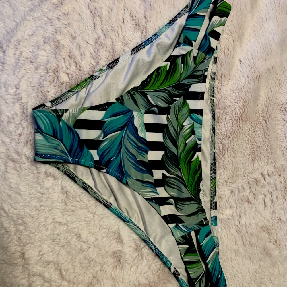 Shade and shore bikini bottoms